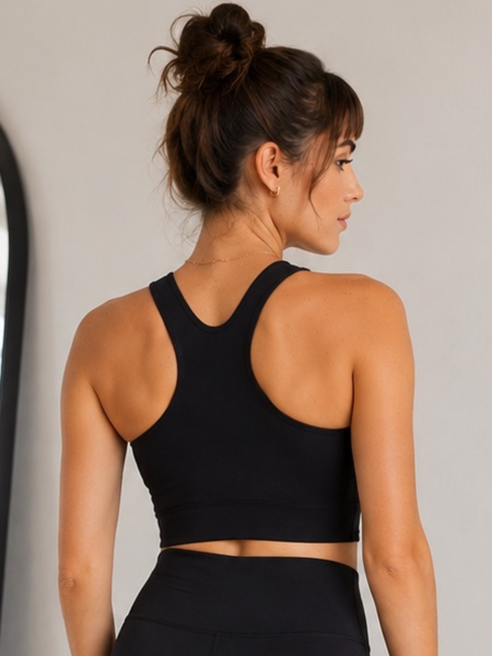 Quince Ultra-Form High-Neck Cropped Tank Top In Black Size XL NWT - Picture 2 of 10